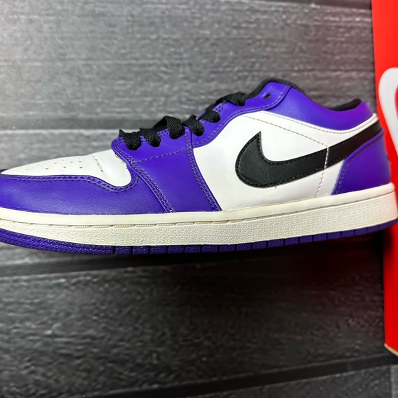 Jordan 1 Low Black Court Purple White US Men Size 8 - Picture 7 of 15